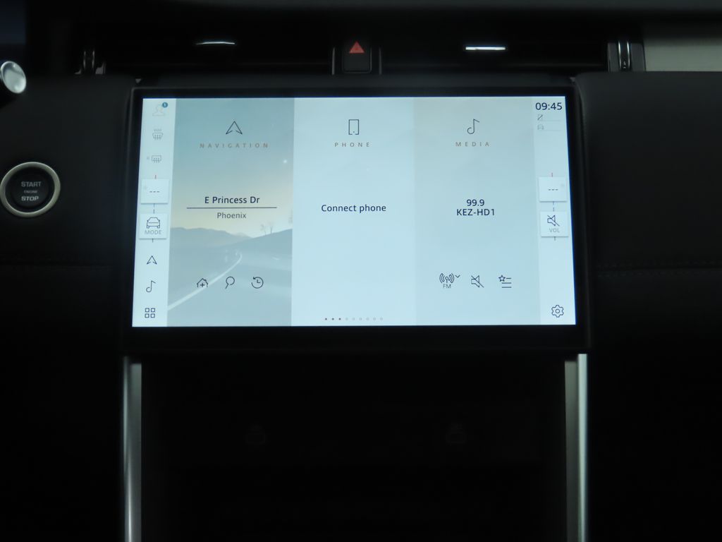 Thumbnail: 2024 Land Rover Discovery Sport - 15