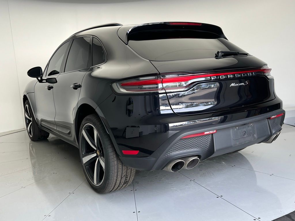 Thumbnail: 2023 Porsche Macan - 3