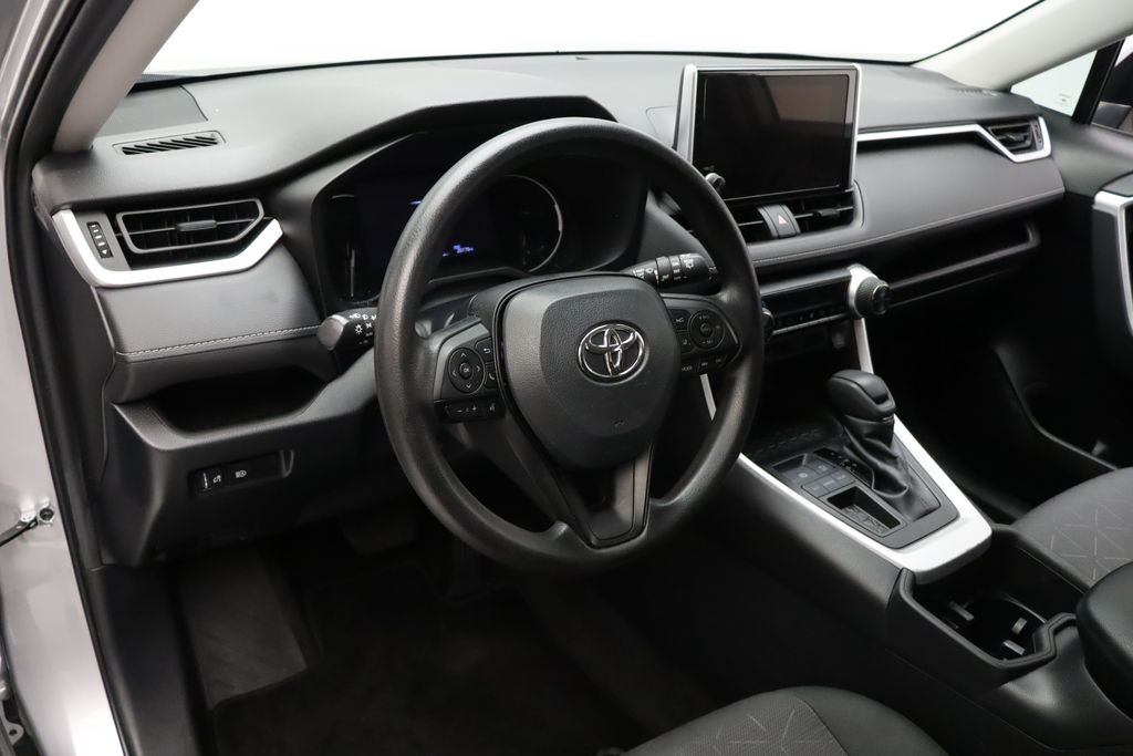 2023 Toyota RAV4 XLE 15