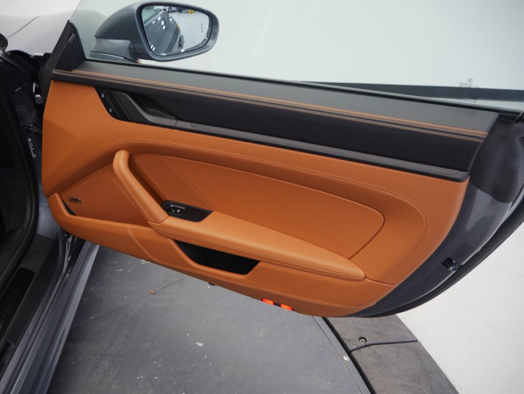 Thumbnail: 2026 Porsche 911 - 17