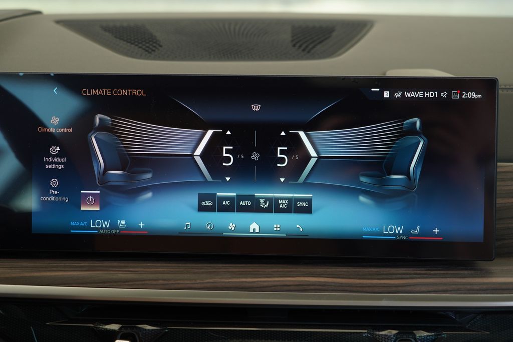 Thumbnail: 2026 BMW X5 - 17