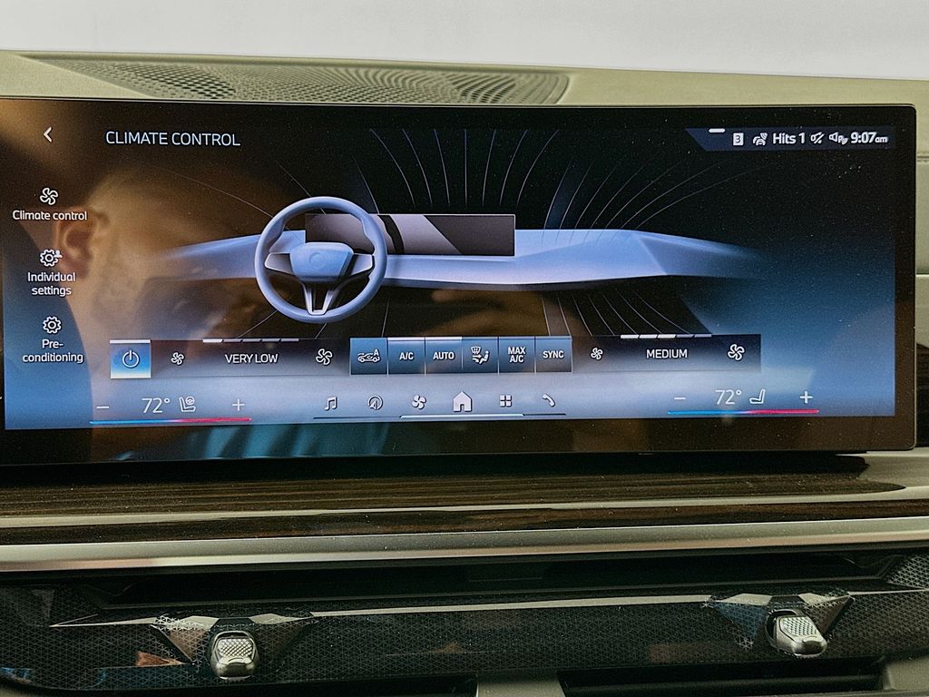 Thumbnail: 2026 BMW X7 - 14