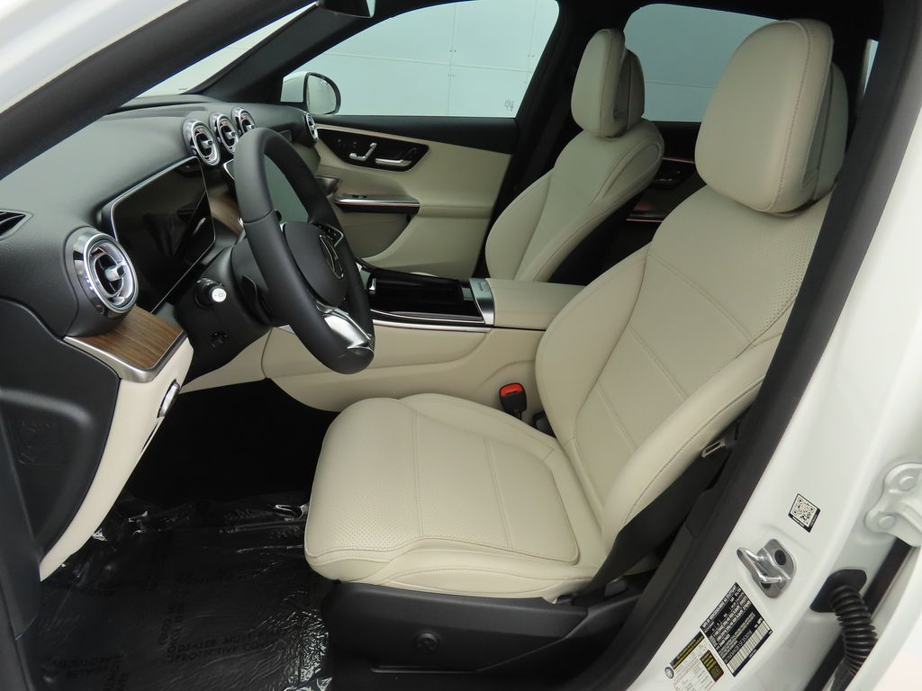 2025 Mercedes-Benz GLC 300 19