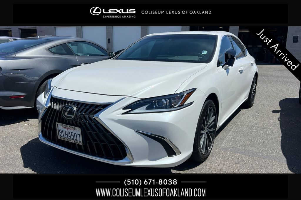 White 2025 Lexus ES Hybrid 300h FWD Sedan Front-Wheel Drive Continuously Variable Transmission