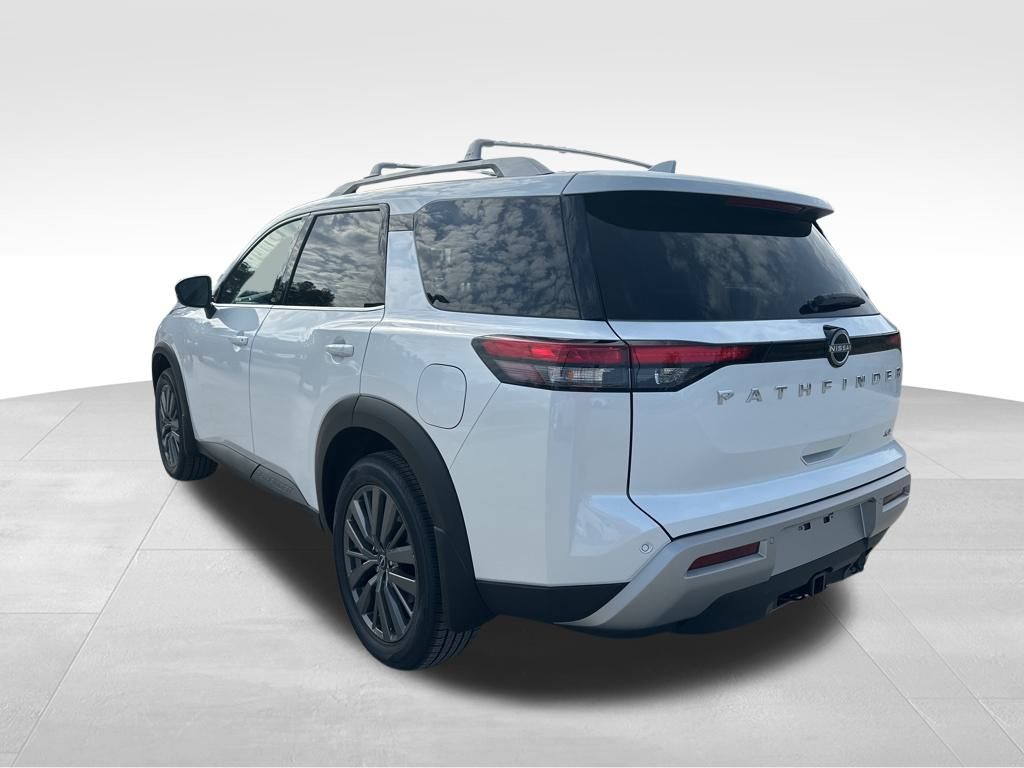 2025 Everest White Pearl Tricoat Nissan Pathfinder SL FWD SUV