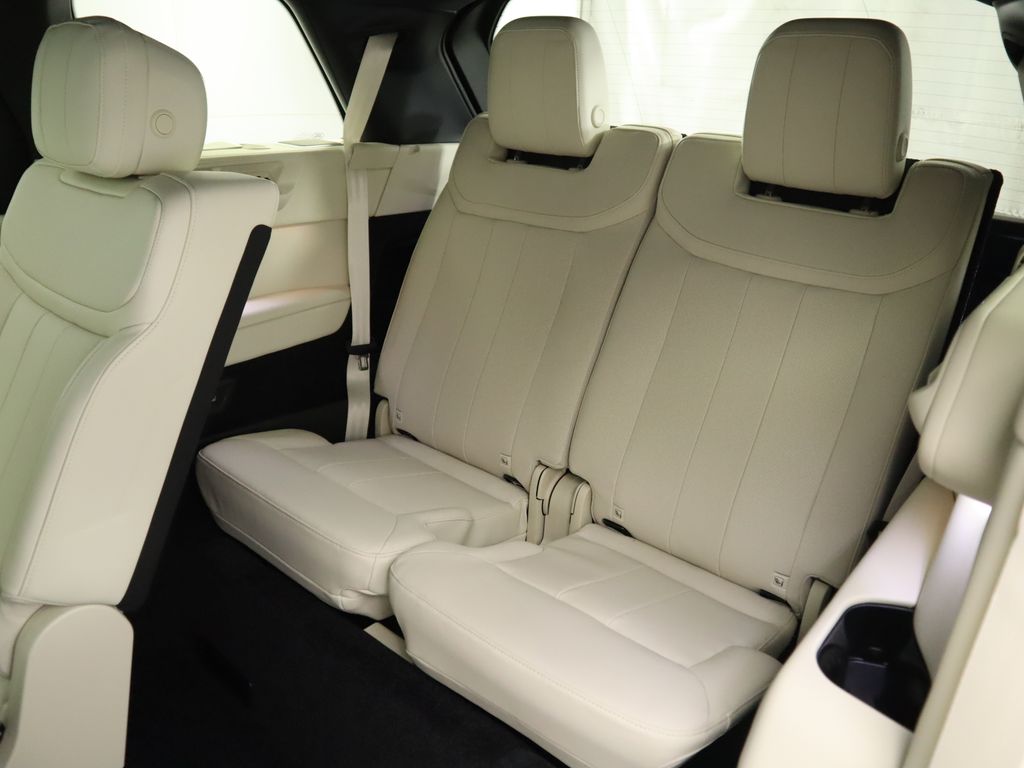 Thumbnail: 2025 Land Rover Range Rover - 24