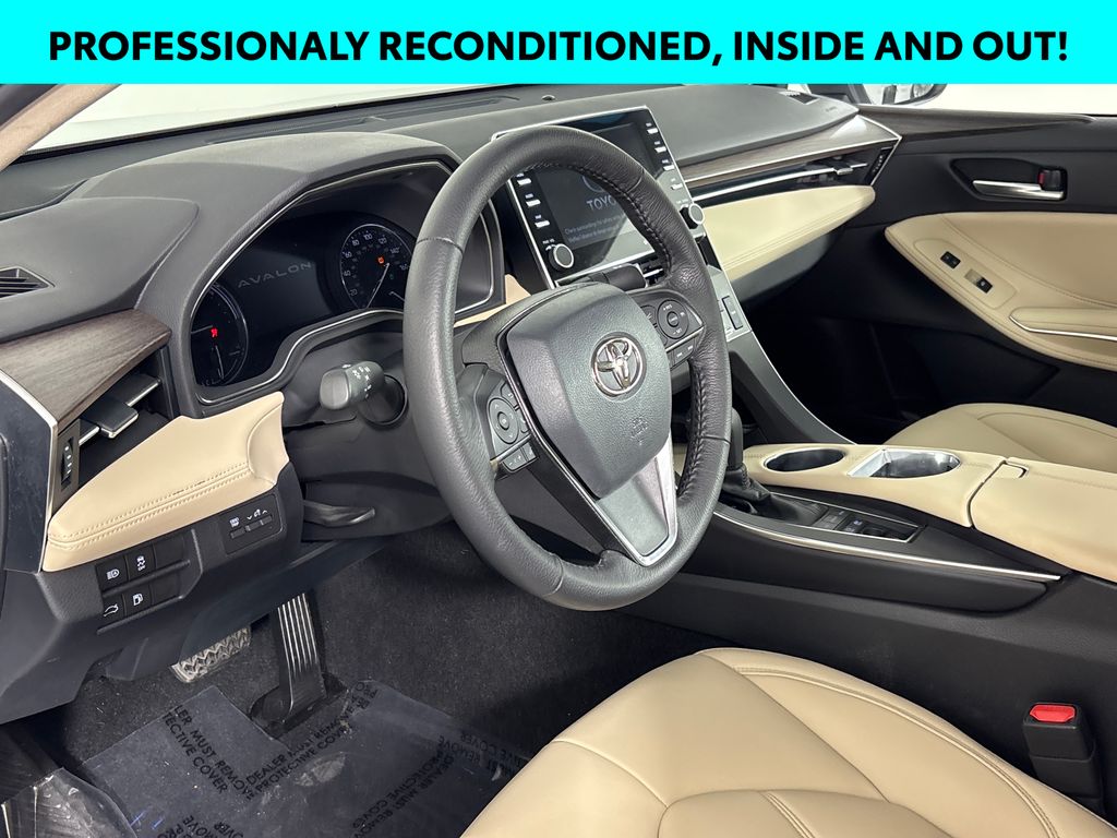 View vehicle photo 7