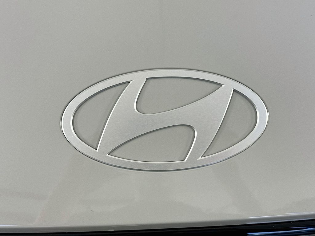 Thumbnail: 2027 Hyundai Ioniq 5 - 22