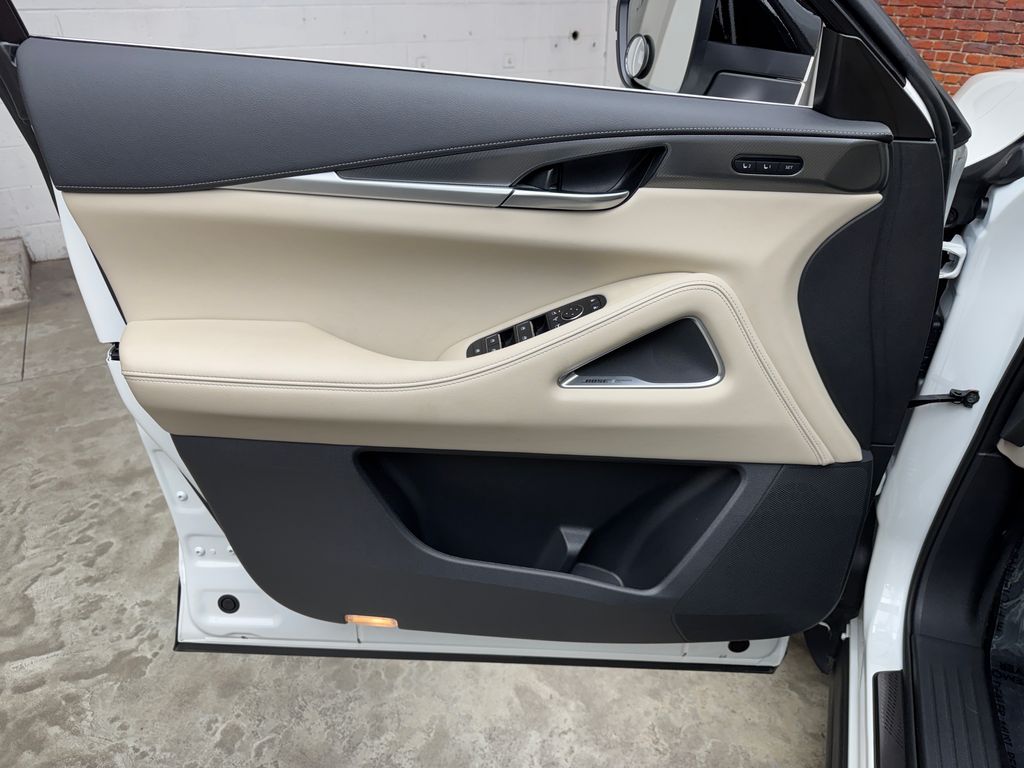 Used 2024 White INFINITI LUXE image 12