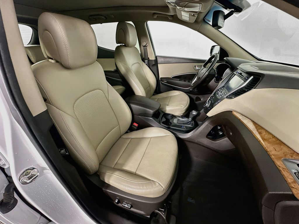 Thumbnail: 2016 Hyundai Santa Fe - 28