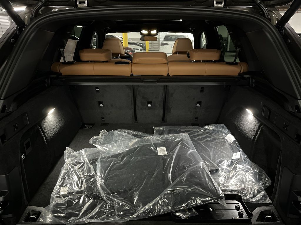 Thumbnail: 2026 BMW X5 - 24