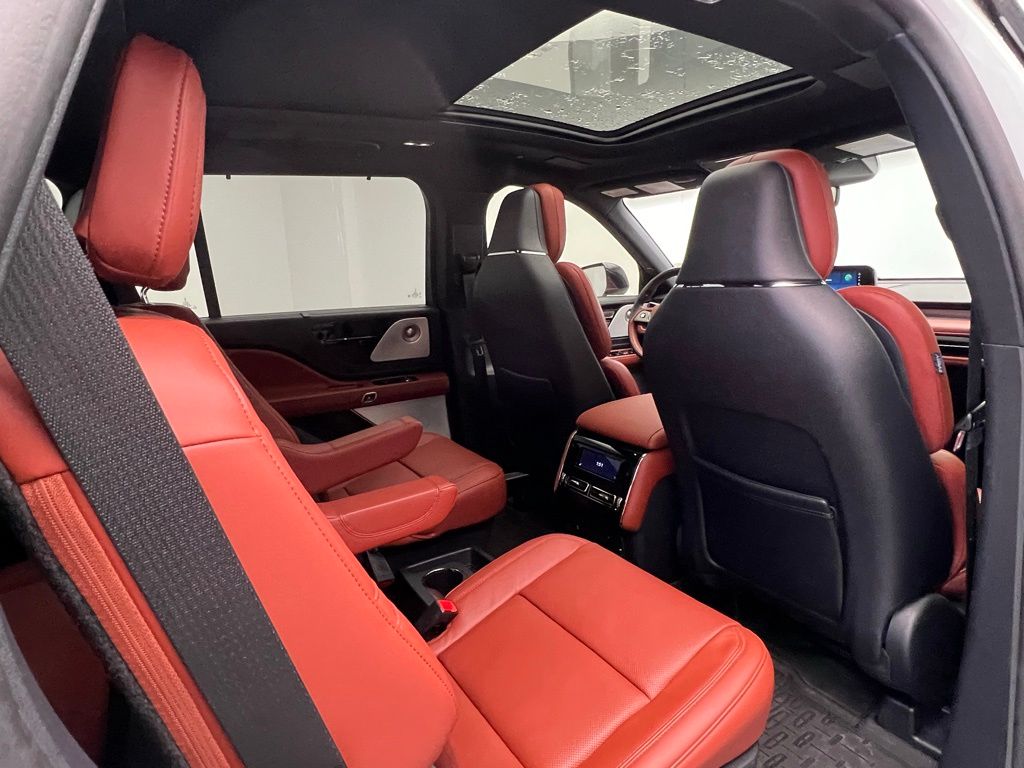 Thumbnail: 2025 Lincoln Aviator - 8