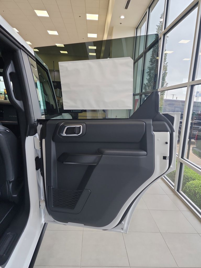 2025 Ford Bronco Badlands photo
