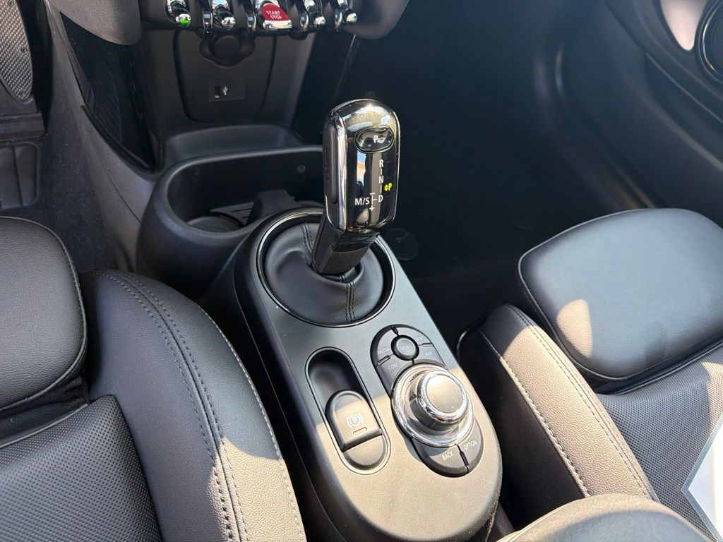 Thumbnail: 2023 MINI Cooper - 17