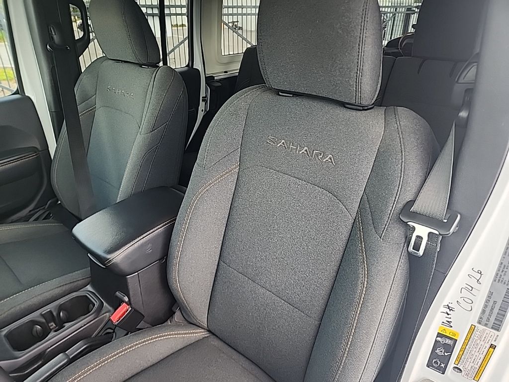 2024 White Jeep Wrangler Sahara 4X4 SUV