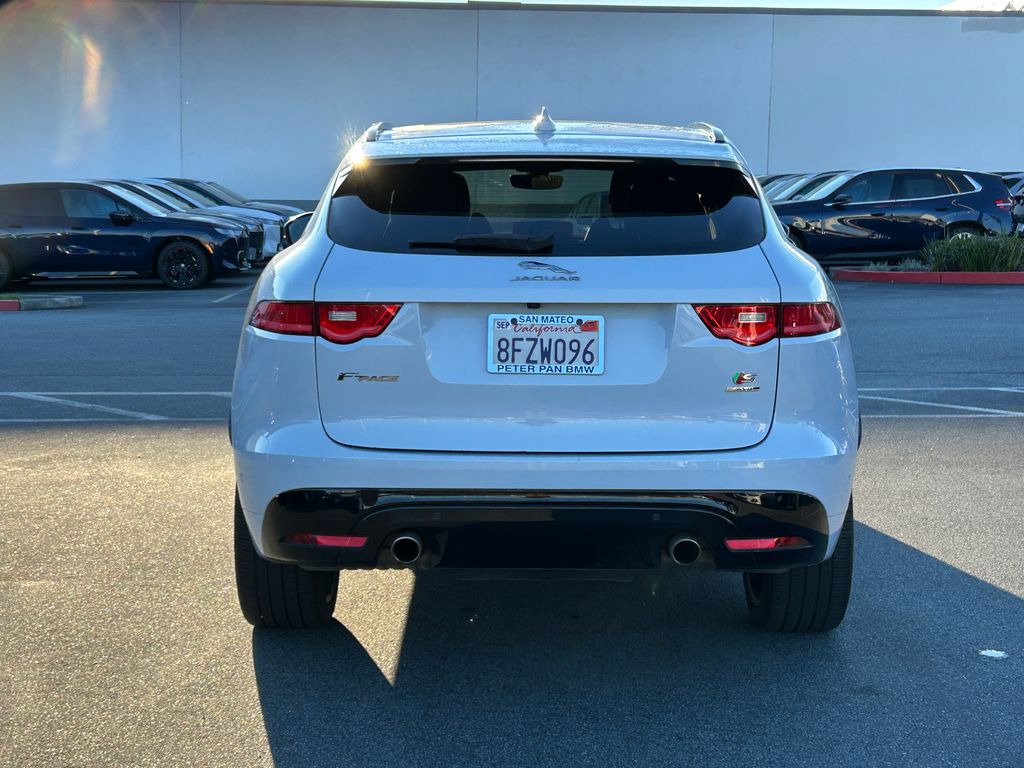 Thumbnail: 2019 Jaguar F-Pace - 4