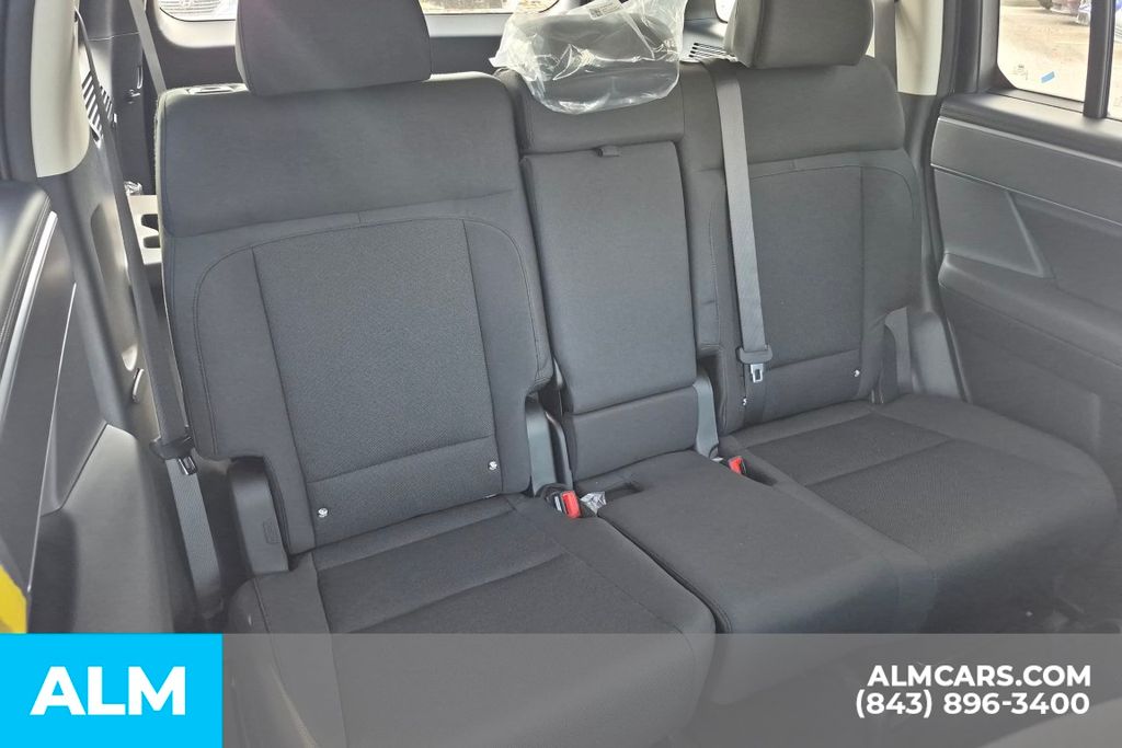 Used 2026 White Hyundai SE image 22