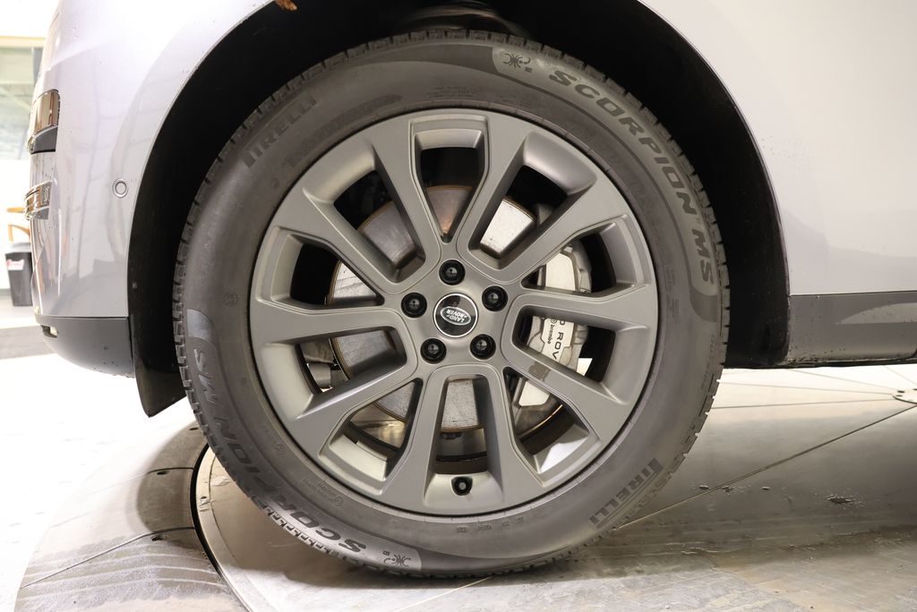 Thumbnail: 2025 Land Rover Range Rover Sport - 9