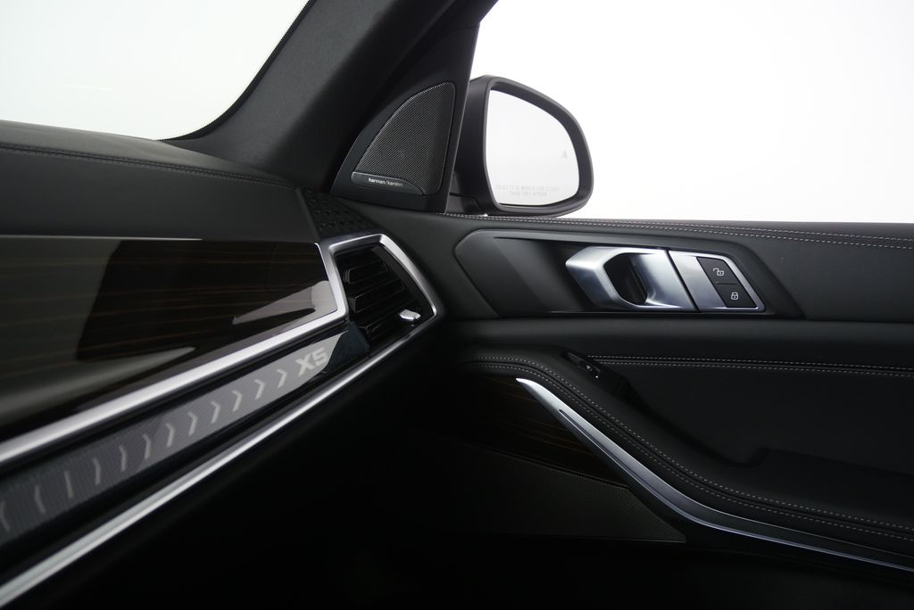 Thumbnail: 2026 BMW X5 - 28