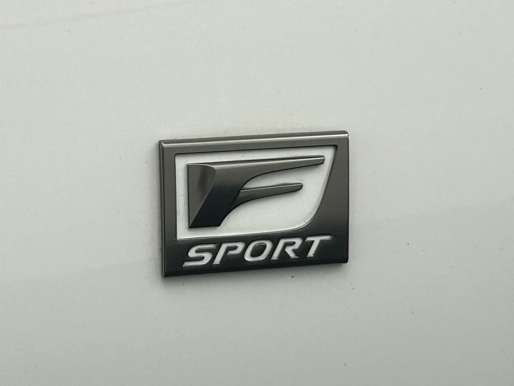Used 2023 White Lexus 300h image 22