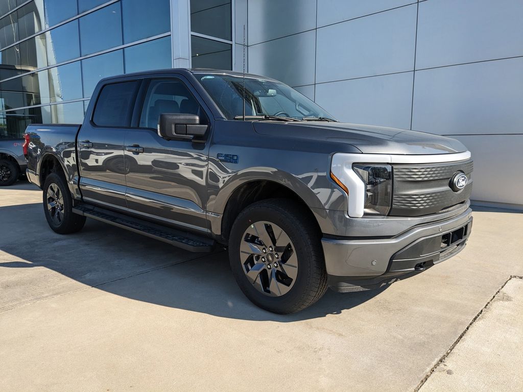 2025 Ford F-150 Lightning Flash