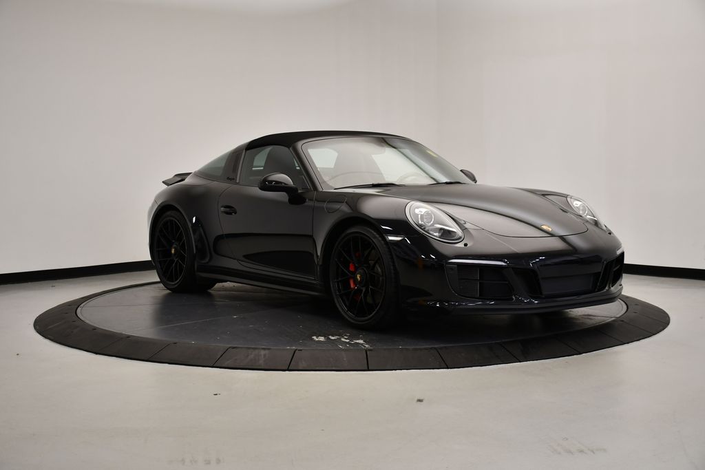 Thumbnail: 2018 Porsche 911 - 9