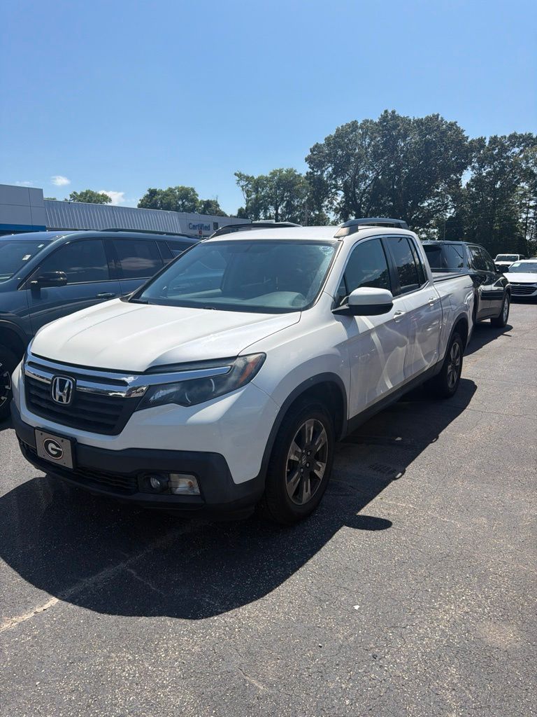 White 2017 Honda Ridgeline Pickup Truck All-Wheel Drive 6-Speed Automatic
