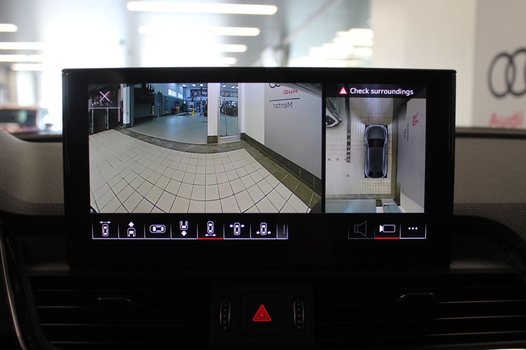 Thumbnail: 2023 Audi SQ5 - 24