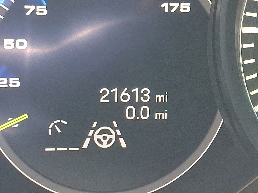 Thumbnail: 2022 Porsche Cayenne - 22