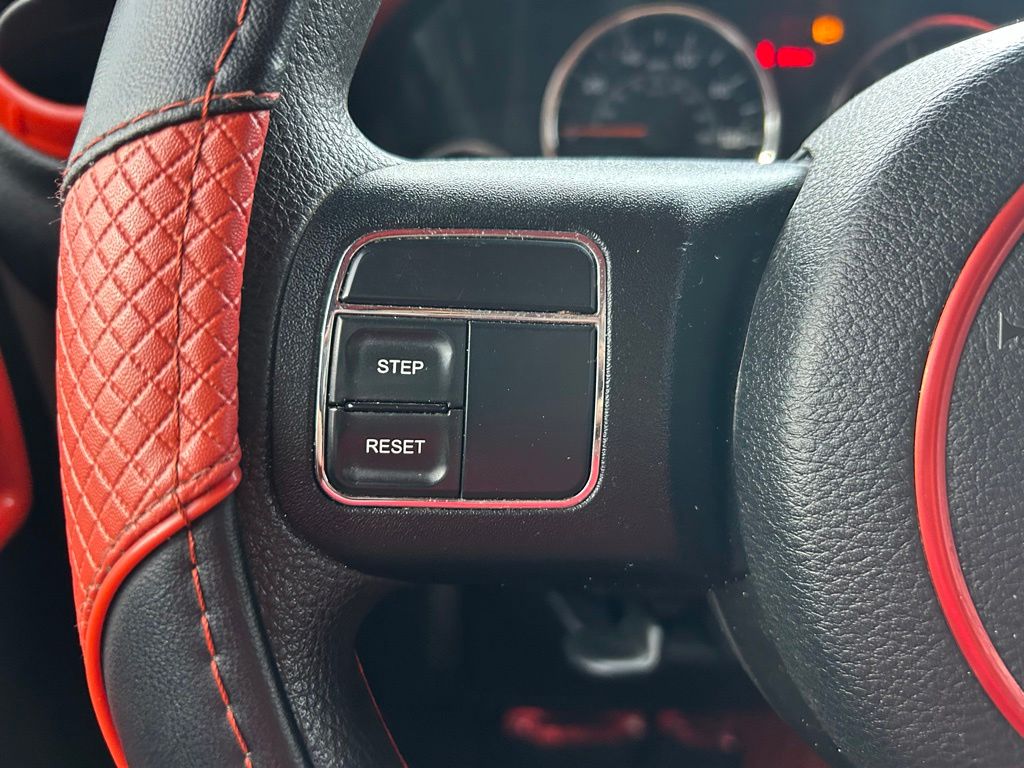 Thumbnail: 2015 Jeep Wrangler - 19