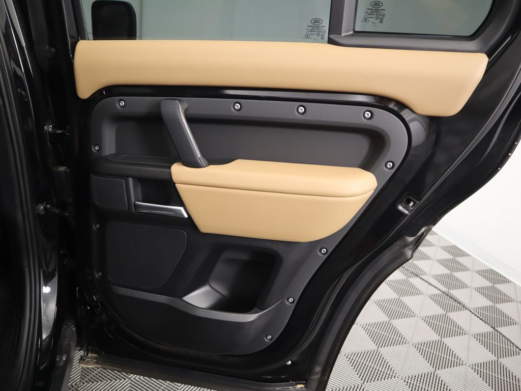 Thumbnail: 2025 Land Rover Defender - 28