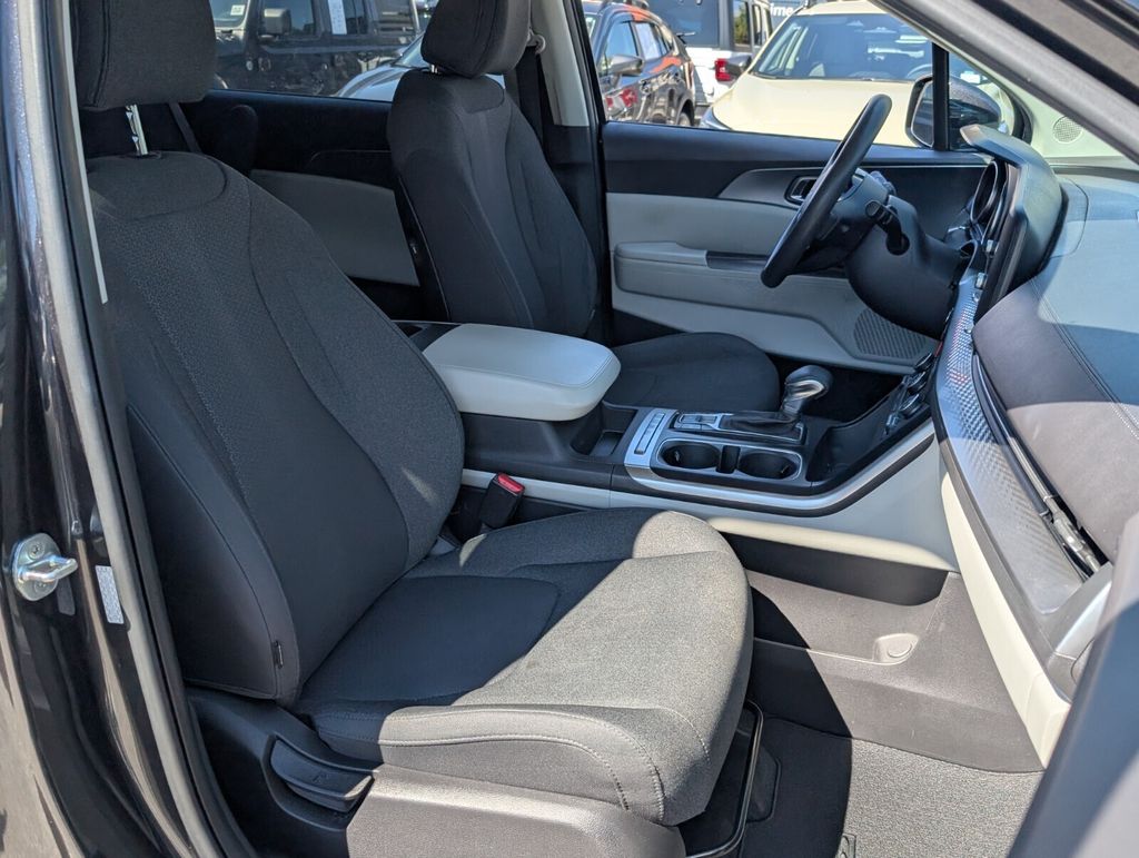 used 2023 Kia Carnival car, priced at $24,998