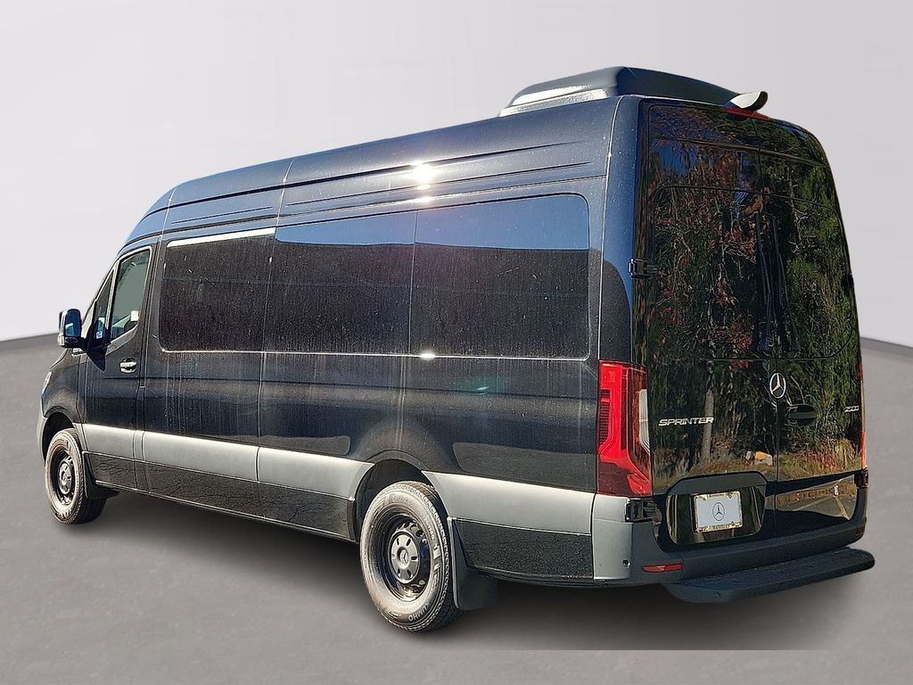 Thumbnail: 2025 Mercedes-Benz Sprinter - 4