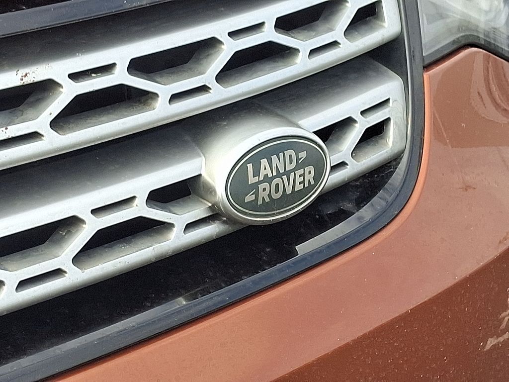 Thumbnail: 2018 Land Rover Discovery - 4