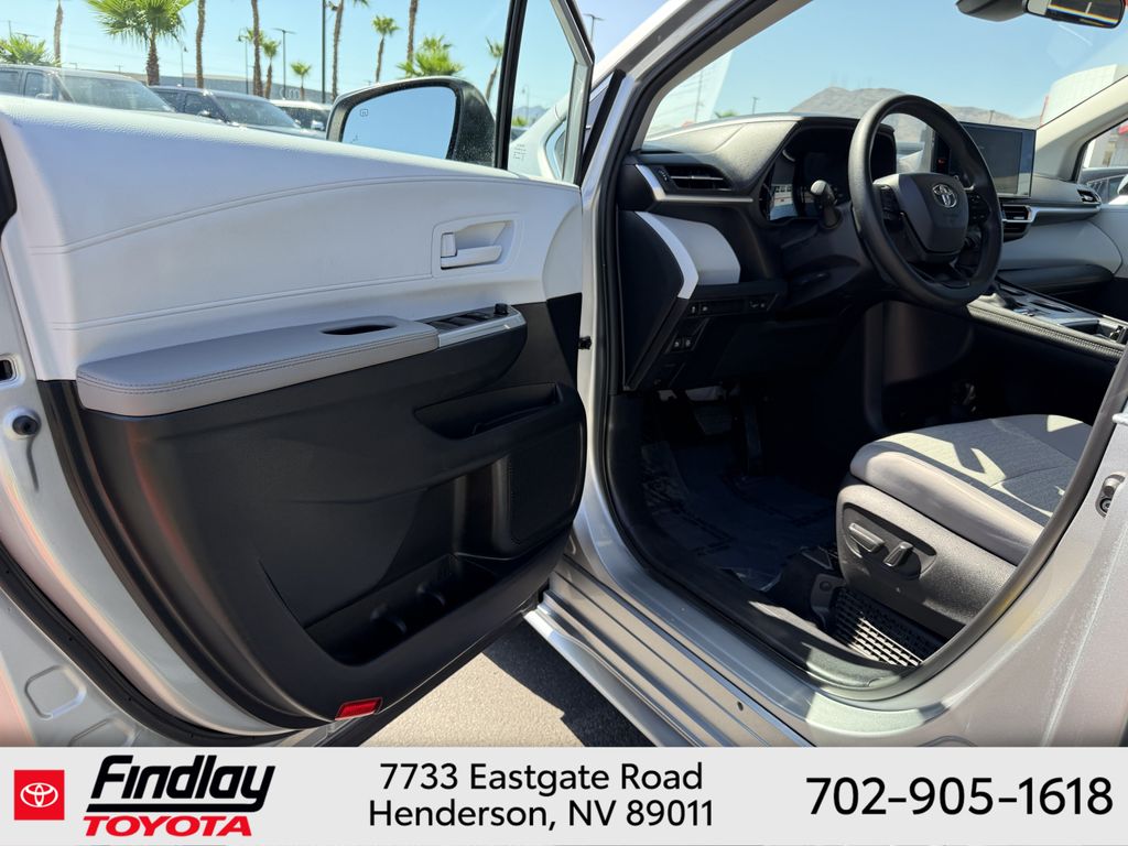 Used 2025 Toyota Sienna Van