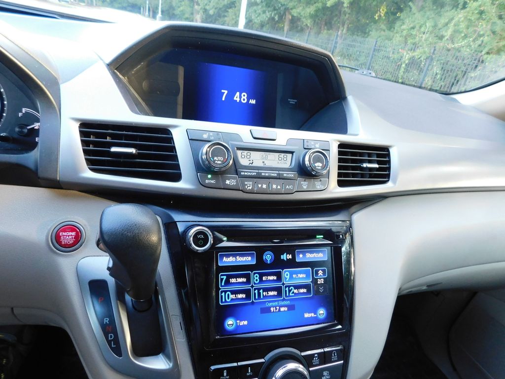 Thumbnail: 2016 Honda Odyssey - 10
