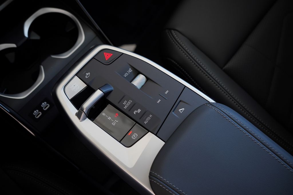 2025 BMW X1 xDrive28i 18