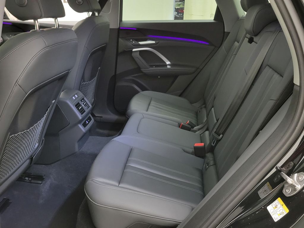 Thumbnail: 2025 Audi Q5 - 23