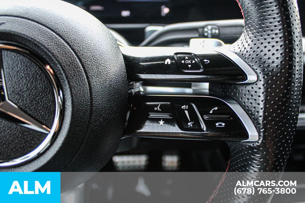 Used 2025 Black Mercedes-Benz GLB 250 image 27