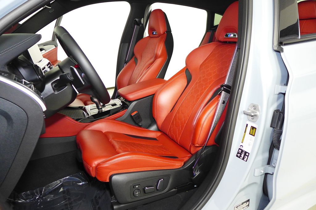 Thumbnail: 2025 BMW X4 - 23