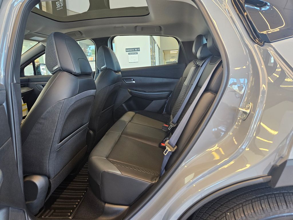 2026 Nissan Leaf PLATINUM+