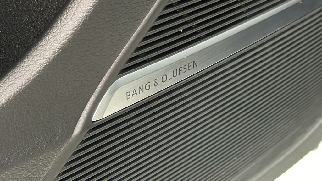 Thumbnail: 2023 Audi Q8 - 31