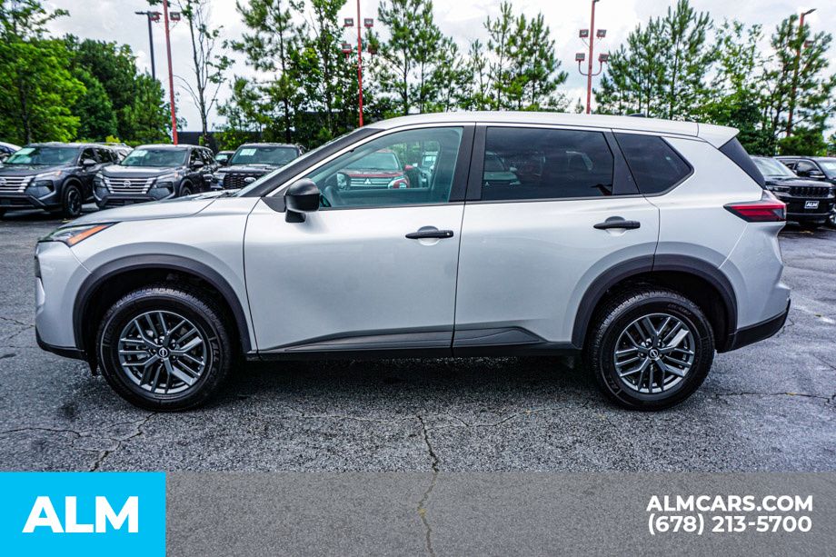 Used 2024 Silver Nissan S image 6