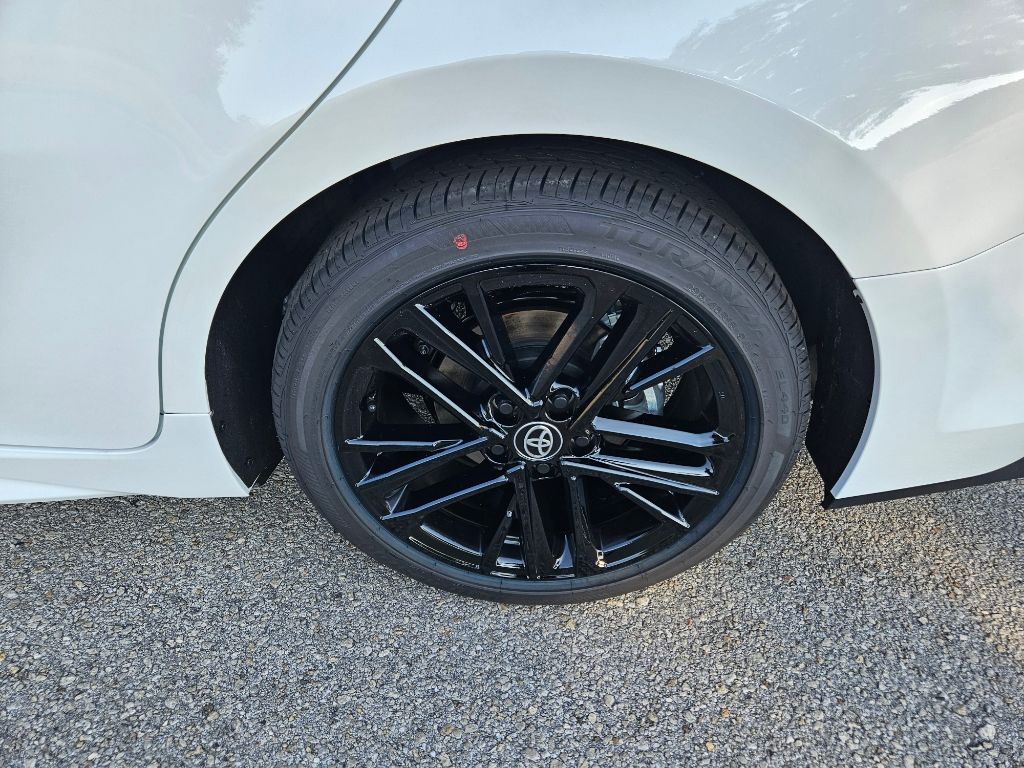 Thumbnail: 2025 Toyota Camry - 9