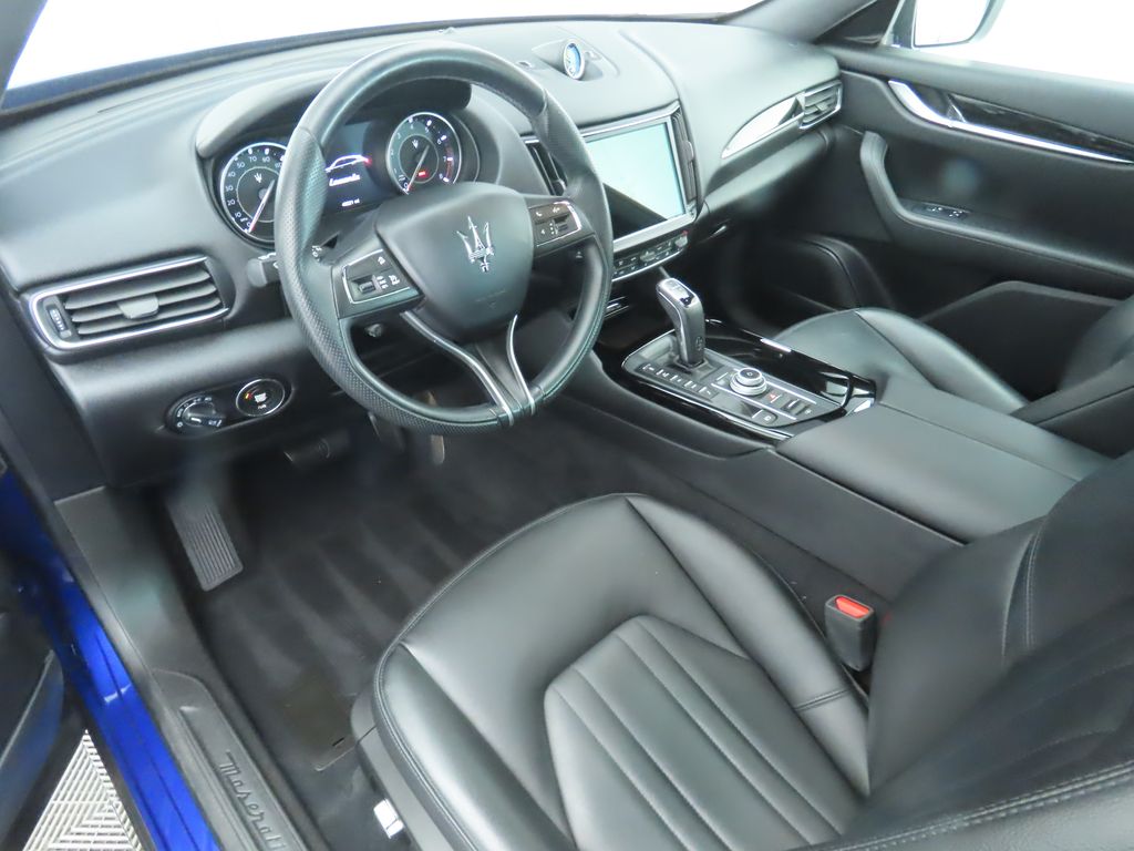 Thumbnail: 2021 Maserati Levante - 9