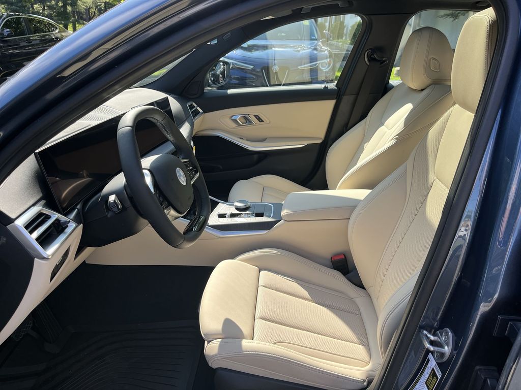 Thumbnail: 2025 BMW 3 Series - 11