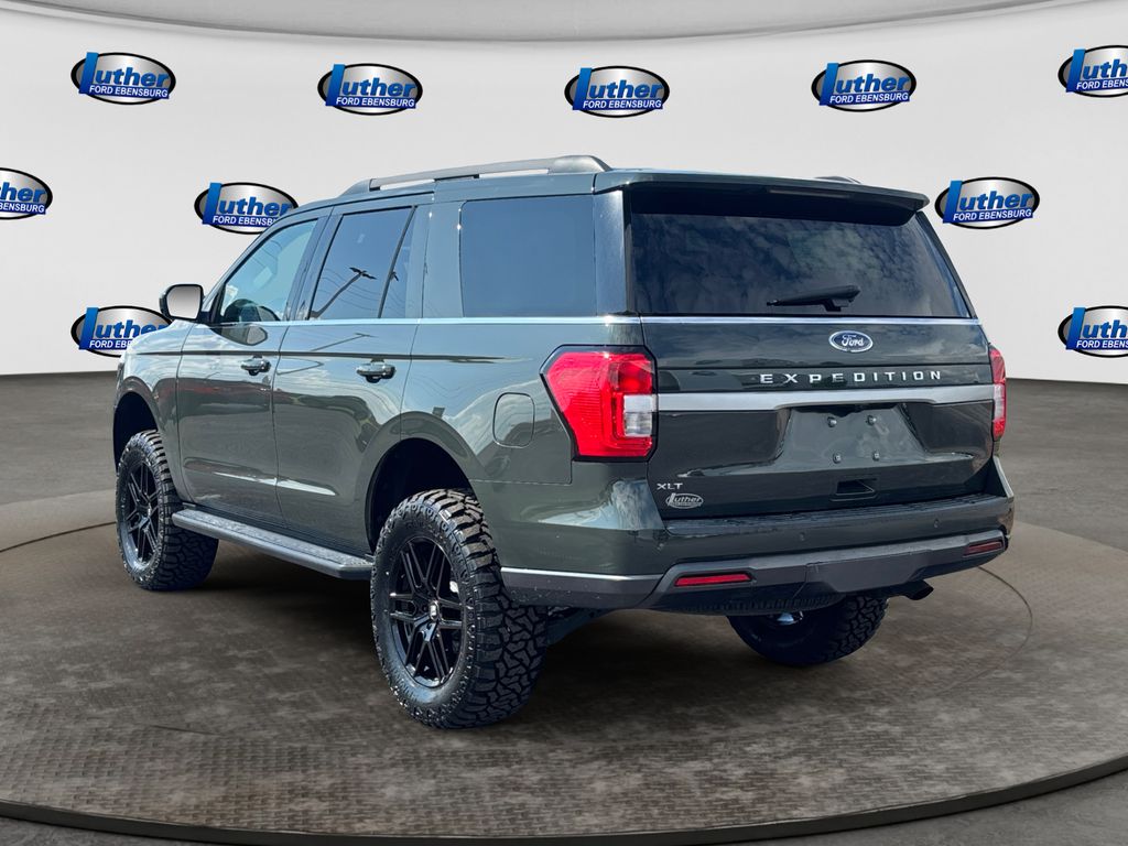 2022 Ford Expedition XLT Green at Grove City Ford