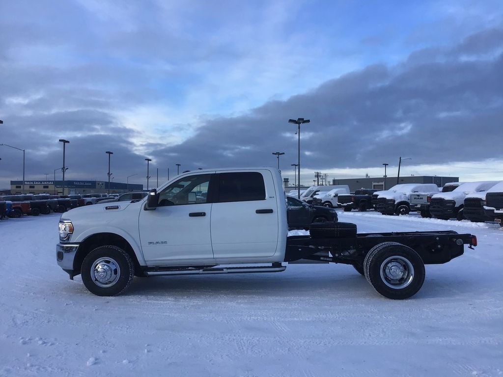 2024 RAM 3500 SLT