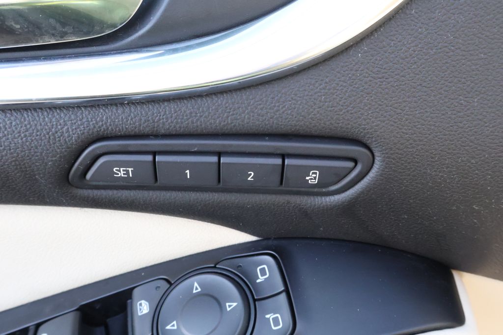 Thumbnail: 2022 Buick Enclave - 15