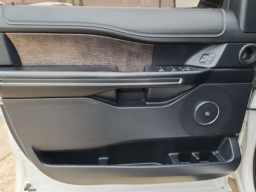 2019 Ford Expedition Max Limited photo